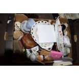 BOX CONTAINING VARIOUS HOUSEHOLD AND DECORATIVE CERAMICS INCLUDING HARVEST TYPE JUG ETC