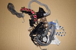 BAG CONTAINING VARIOUS COSTUME JEWELLERY