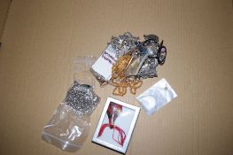 BAG CONTAINING VARIOUS COSTUME JEWELLERY