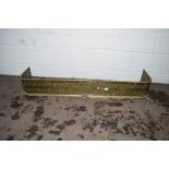 ORNATELY DECORATED BRASS FIRE RAIL, WIDTH APPROX 140CM