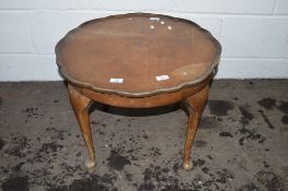 SMALL OCCASIONAL TABLE, APPROX 57CM DIAM