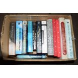 BOX CONTAINING VARIOUS HARDBACK BOOKS INCLUDING THEROUX NOVELS ETC