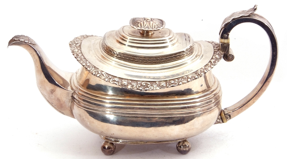 George IV silver tea pot of oval form having a reeded body with applied scroll and shell rim, a - Image 3 of 6