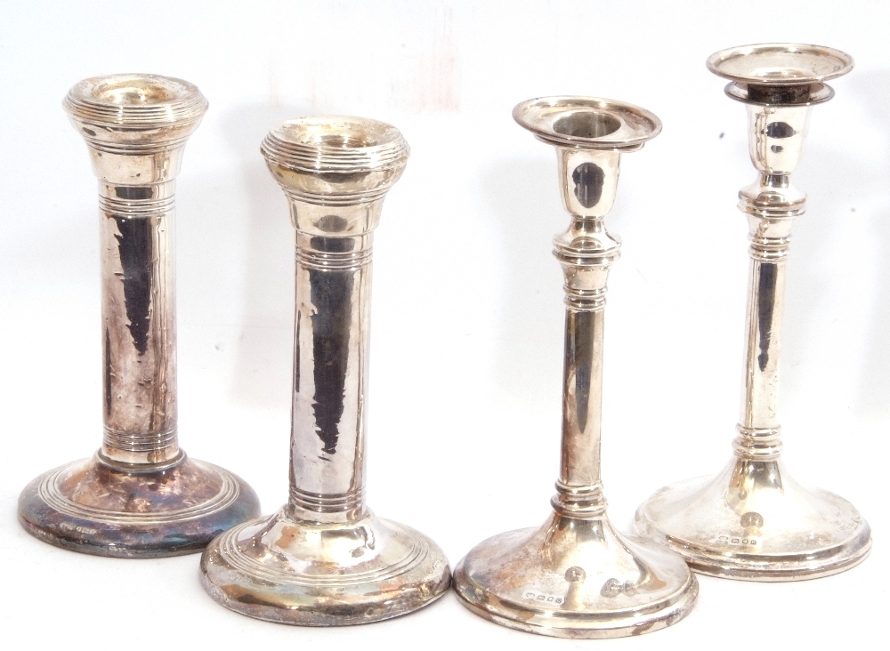 Mixed Lot: pair of George V silver candlesticks of circular form to a knopped cylindrical stem on