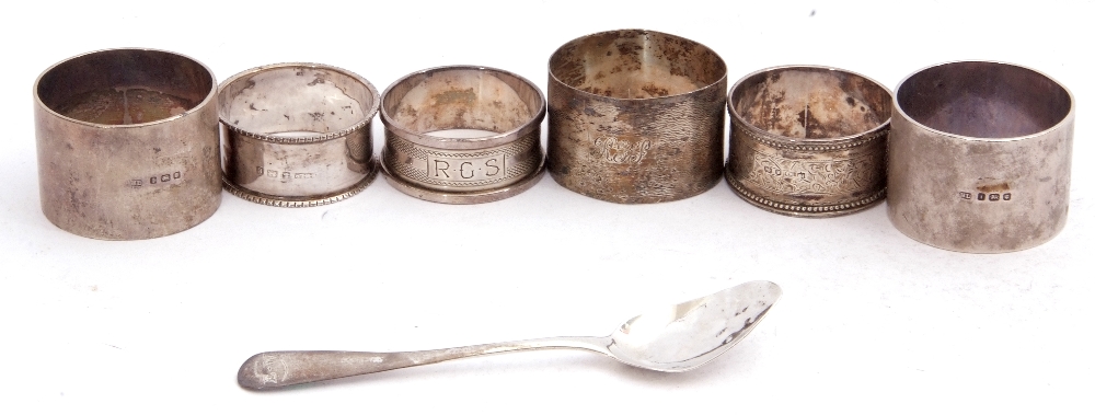 Mixed Lot: pair of silver napkin rings of plain polished design, London, 1944, together with four