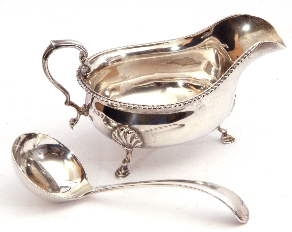 Mixed Lot: George V silver sauce boat of typical form, gadrooned rim with capped scroll handle, - Image 2 of 3