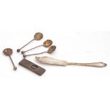 Mixed Lot: silver framed cigar cutter, Birmingham 1960, four condiment spoons with shell bowls,