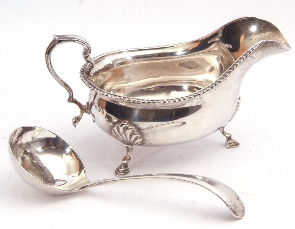 Mixed Lot: George V silver sauce boat of typical form, gadrooned rim with capped scroll handle, - Image 3 of 3