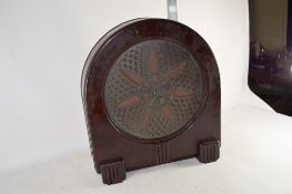 1930S BAKELITE STYLE RADIO