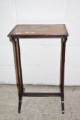 SMALL LATE 19TH/EARLY 20TH CENTURY COLONIAL STYLE MAHOGANY SIDE TABLE WITH CROSS BANDED