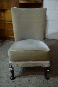 MID-20TH CENTURY UPHOLSTERED BEDROOM CHAIR, HEIGHT APPROX 82CM