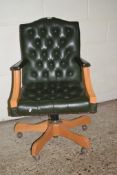GOOD QUALITY BUTTON BACK LEATHER UPHOLSTERED OFFICE ARMCHAIR, WIDTH APPROX 58CM MAX
