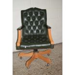 GOOD QUALITY BUTTON BACK LEATHER UPHOLSTERED OFFICE ARMCHAIR, WIDTH APPROX 58CM MAX