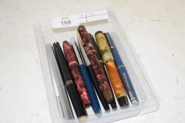 FOUNTAIN PENS INCLUDING ONE WITH A PARKER 14K NIB AND FURTHER PARKER DUOFOLD PEN WITH 14K NIB