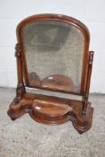 19TH CENTURY MAHOGANY SWING MIRROR, WITH LIFT UP COMPARTMENT TO BASE, HEIGHT APPROX 85CM