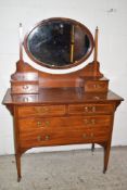 GOOD QUALITY EARLY 20TH CENTURY MIRROR BACKED DRESSING TABLE WITH CROSS-BAND AND STRUNG DECORATION