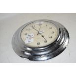 WALL CLOCK IN CHROME METAL MOUNT