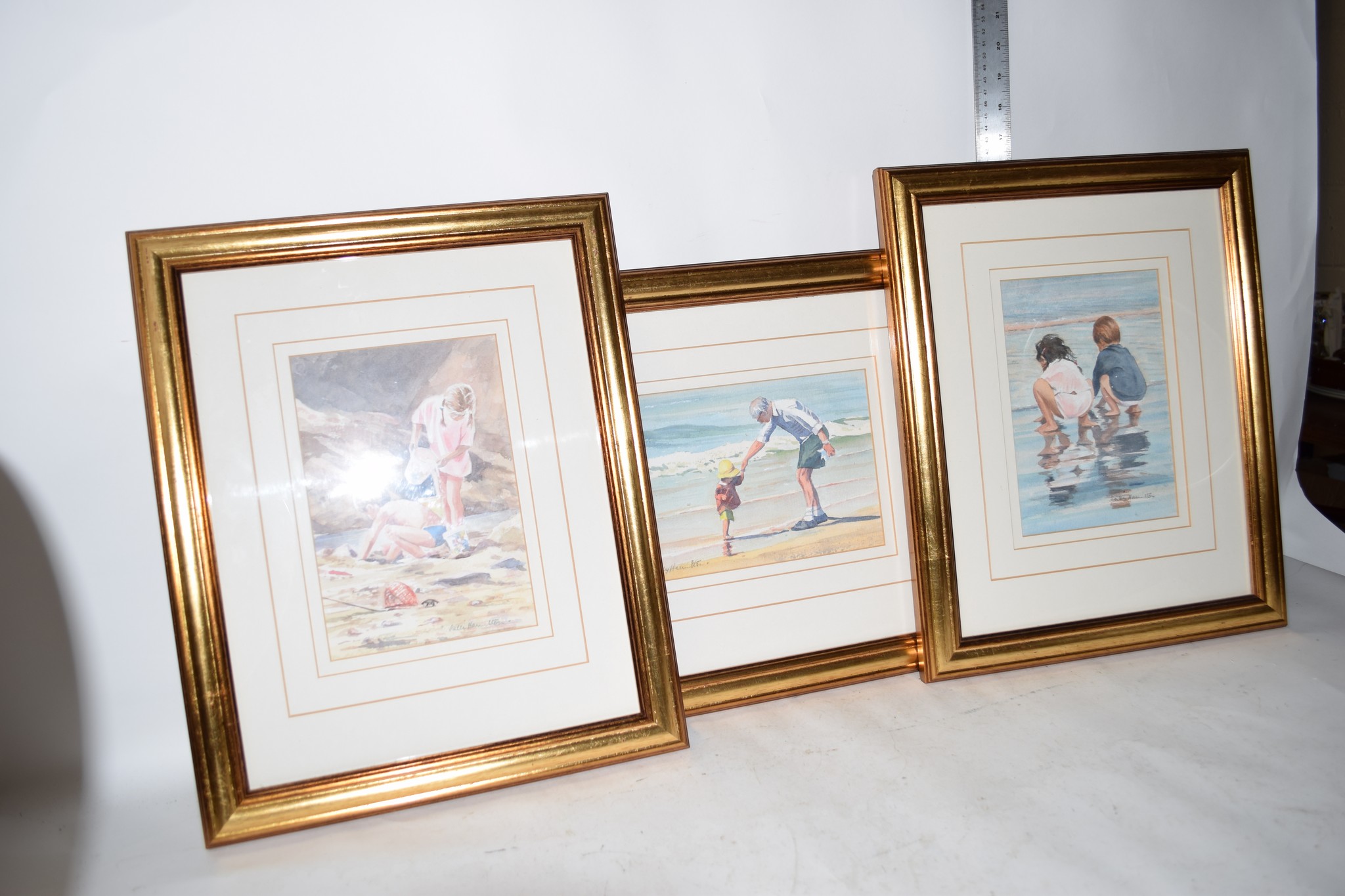 GROUP OF PICTURES IN GILT FRAMES