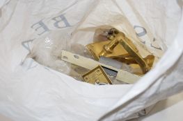 BAG CONTAINING BRASS DOOR FITTINGS ETC