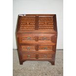 EARLY 20TH CENTURY MAHOGANY BUREAU, THE FALL FRONT DRAWERS BELOW ALL INLAID IN THE PARQUETRY