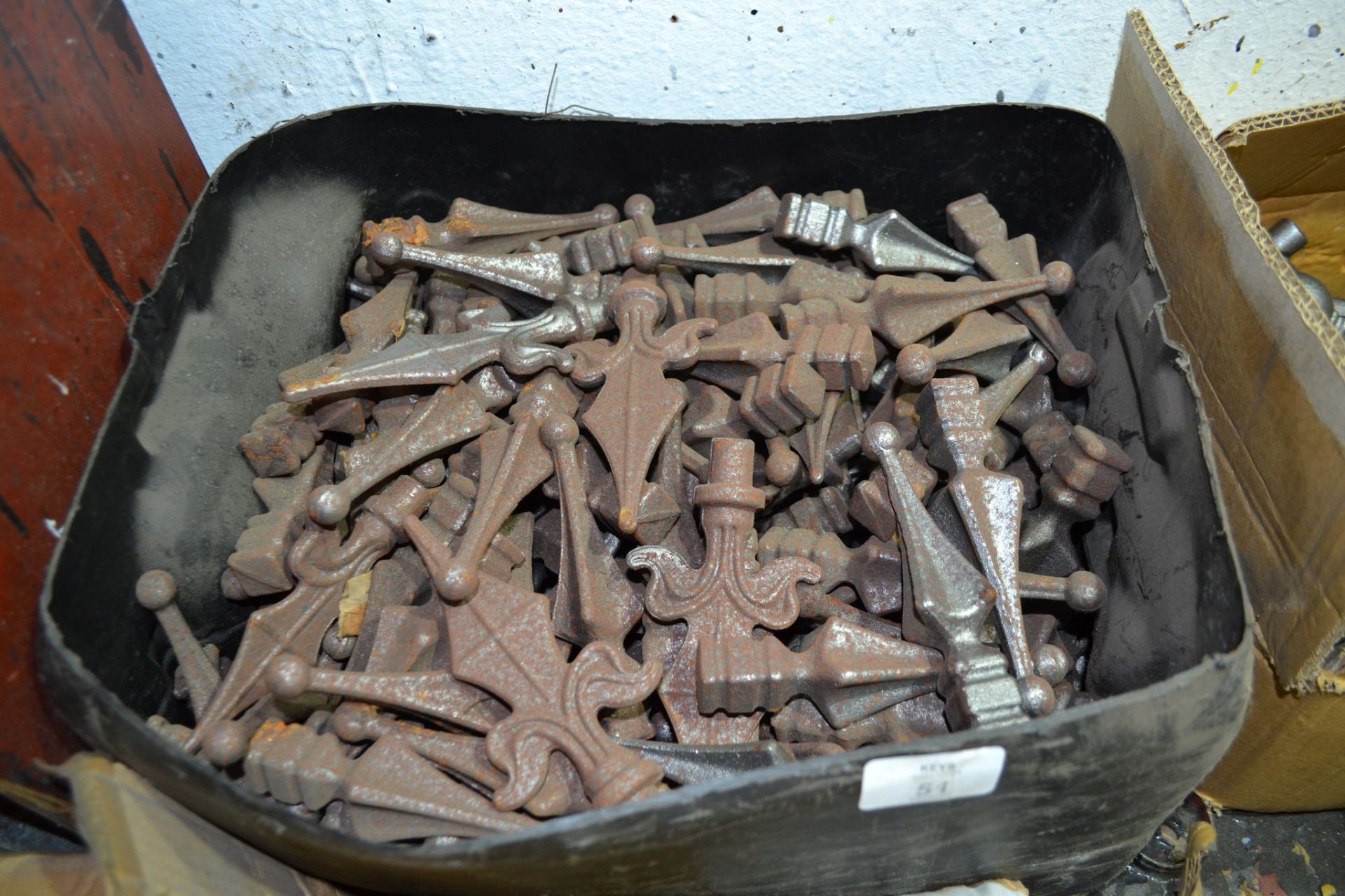 Tub of metal castings