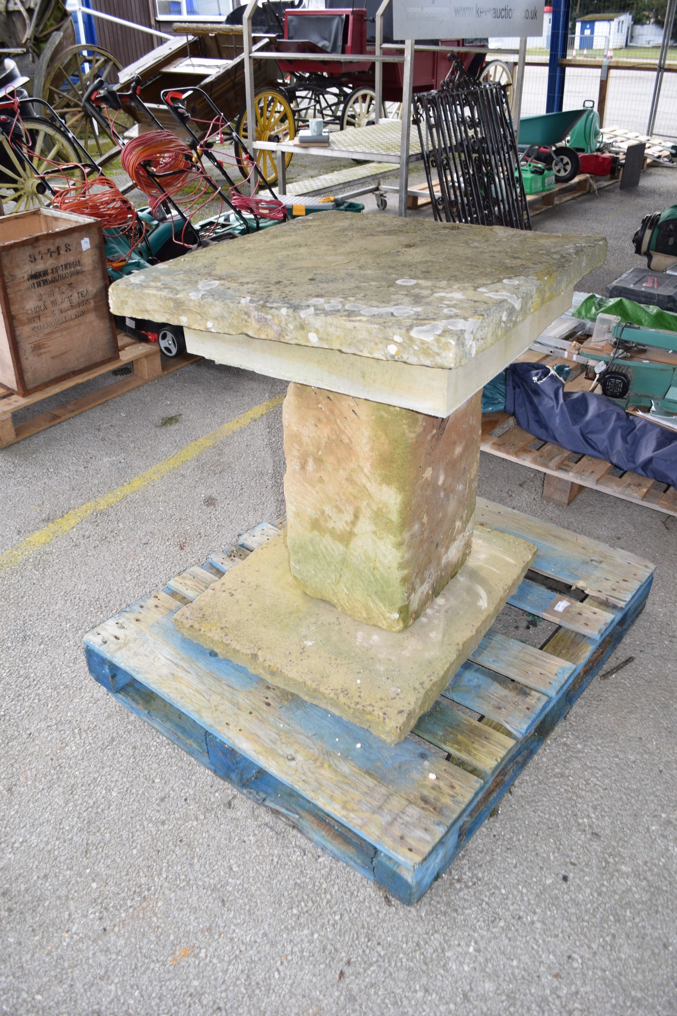 STONE GARDEN TABLE H 90 W 76 - Image 3 of 3