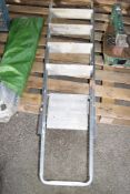 4 RUNG STEP LADDER