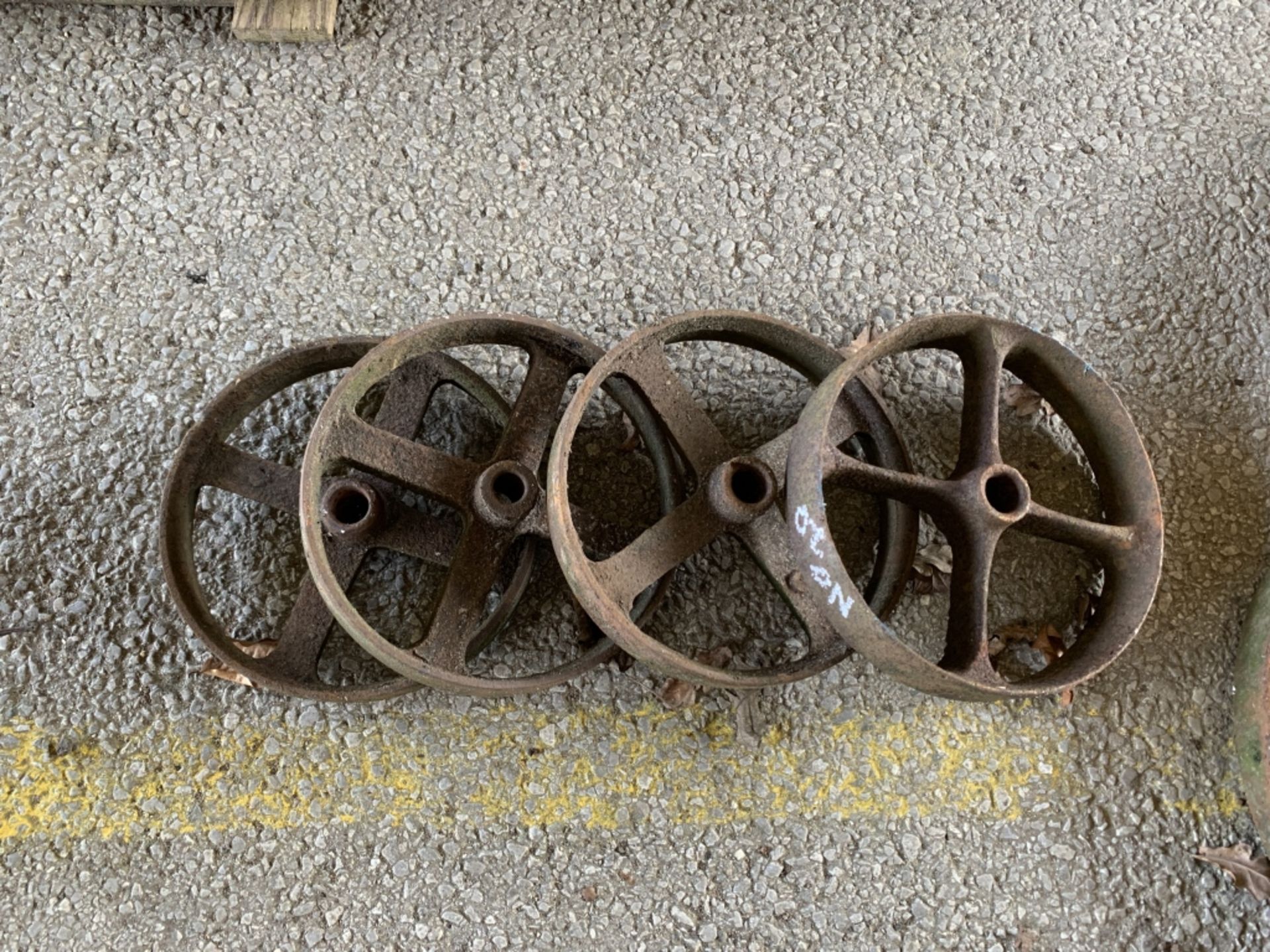 Set four cast iron Wheels