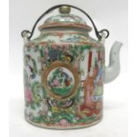 Late 19th century Cantonese tea pot with metal handle, 13cm high