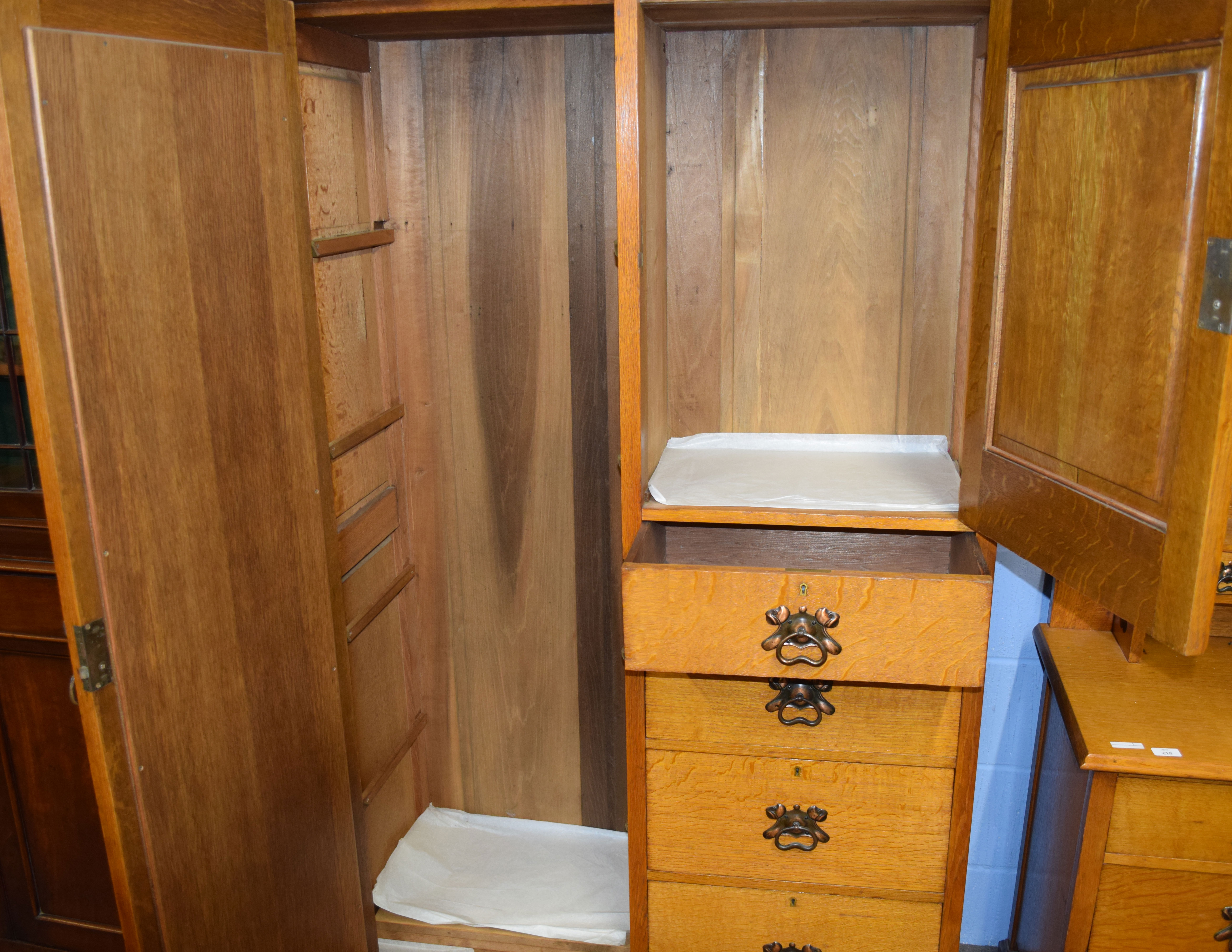 Early 20th century Art Nouveau oak wardrobe having a spreading balustraded pediment over a single - Image 6 of 6