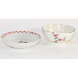 Lowestoft porcelain small bowl, polychrome decoration by the tulip painter, 10cm diam