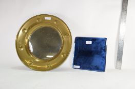 MIRROR IN BRASS FRAME AND FURTHER GLASS TRAY