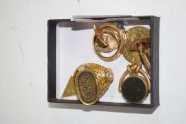 BOX CONTAINING A GOLD COLOURED METAL RING AND OTHER SMALL COSTUME RINGS