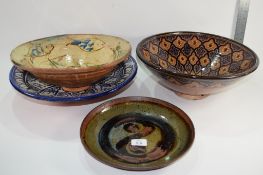 SELECTION OF EARTHEN WARE BOWLS INCLUSING HAND DECORATED