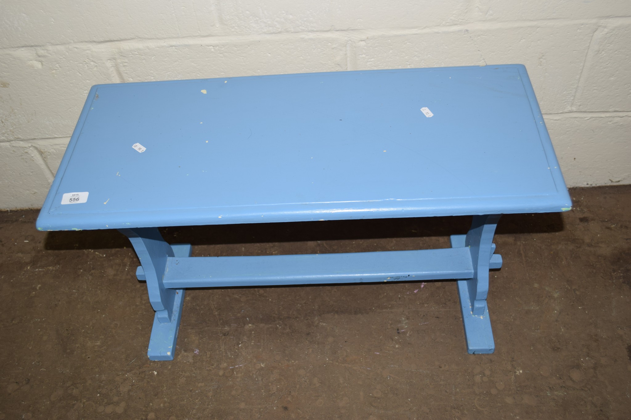 SMALL PAINTED WOODEN TABLE APPROX 75 X 33CM - Image 2 of 2