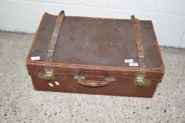 GOOD QUALITY VINTAGE LEATHER SUITCASE, LENGTH APPROX 59CM