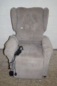 ELECTRIC RECLINER ARMCHAIR, WIDTH APPROX 82CM