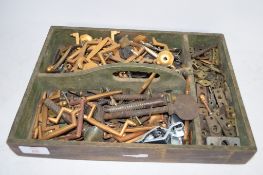 CUTLERY TRAY CONTAINING BRASS FITTINGS AND SCREWS