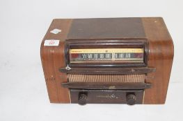 OLD GENERAL ELECTRIC RADIO IN WOODEN FRAME