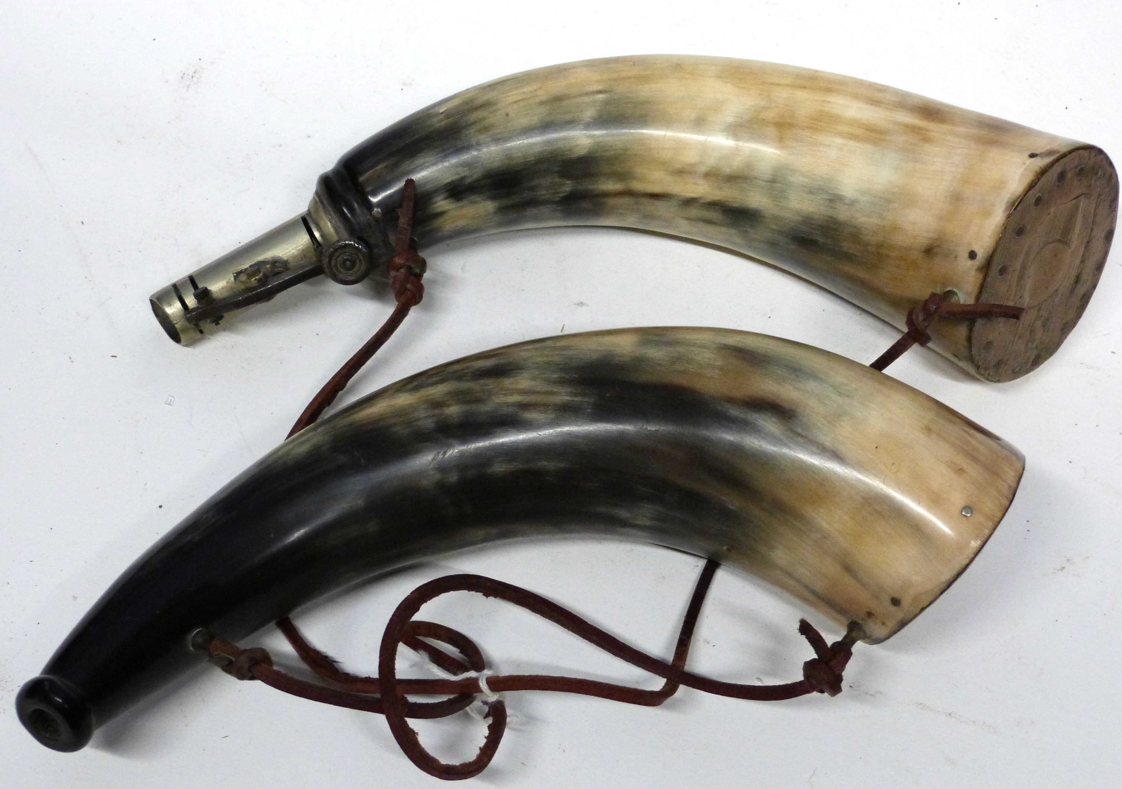 Two hunting horns - Image 2 of 2