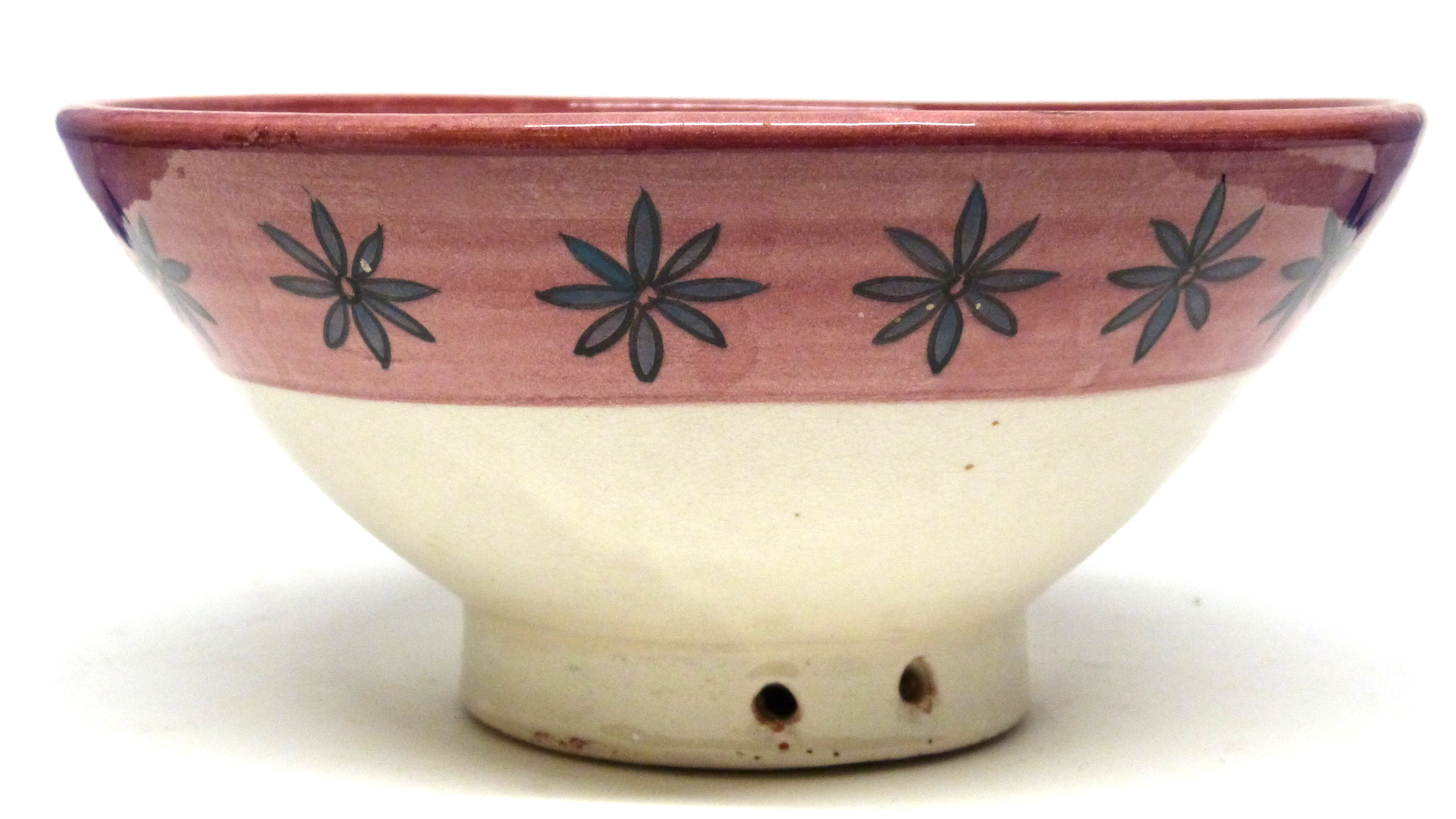Safi Middle Eastern bowl, the interior with a red glazed star design, 26cm diam - Image 2 of 2