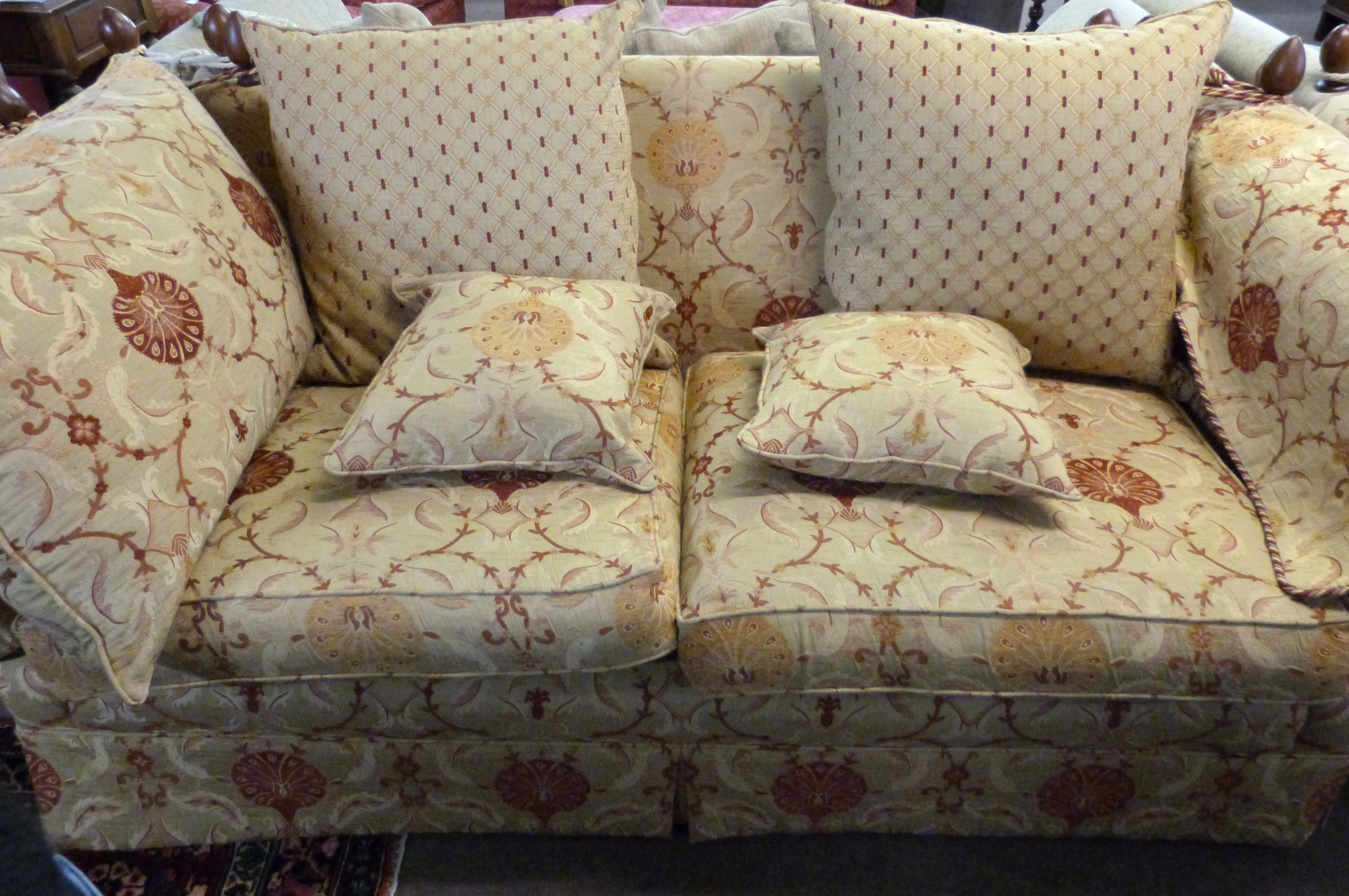 Good quality Mark Elliot three-seater Knole style settee with two rope tied drop ends, complete with