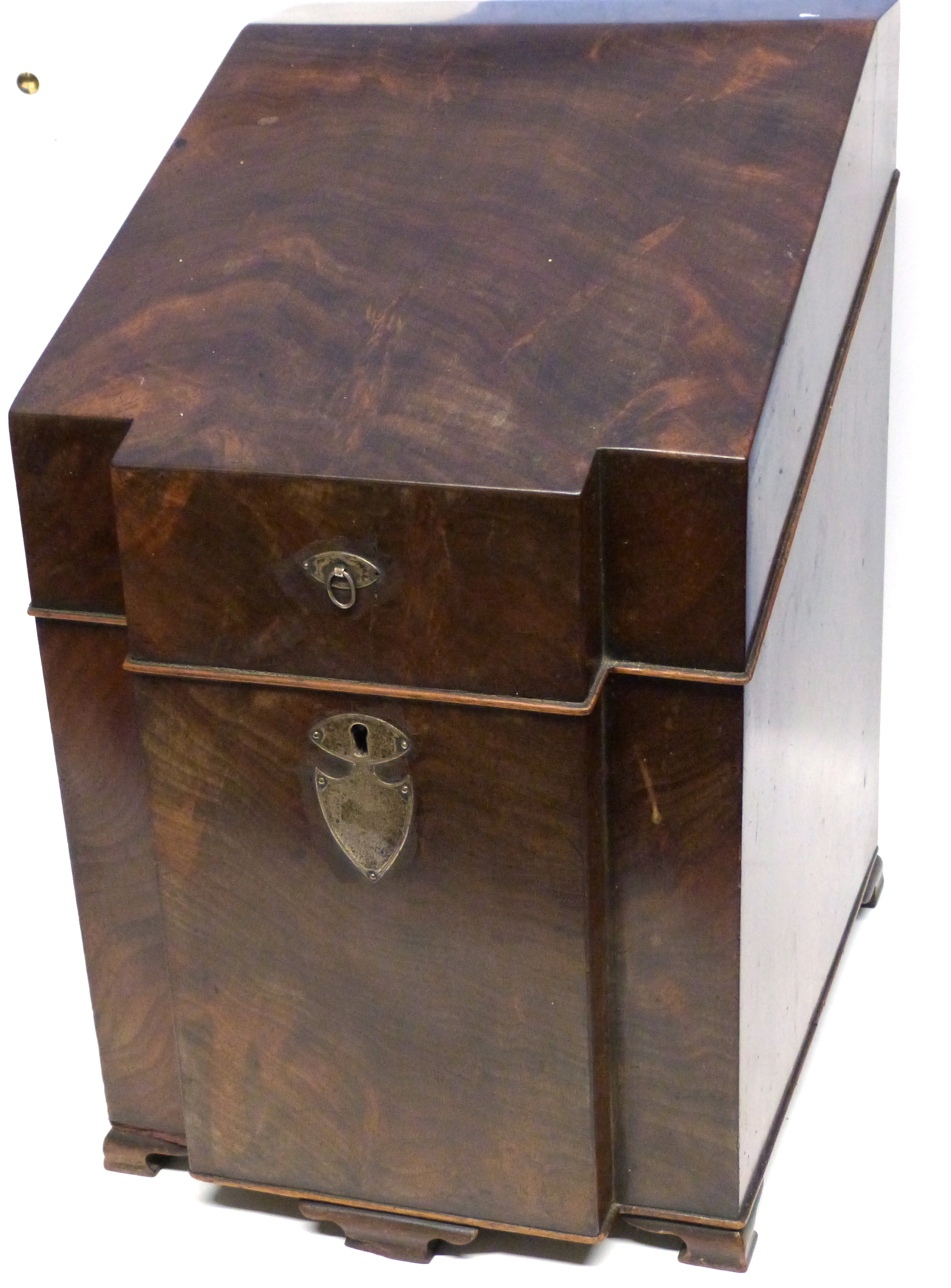 19th century sloping mahogany knife box with shield escutcheon and original fittings to interior,