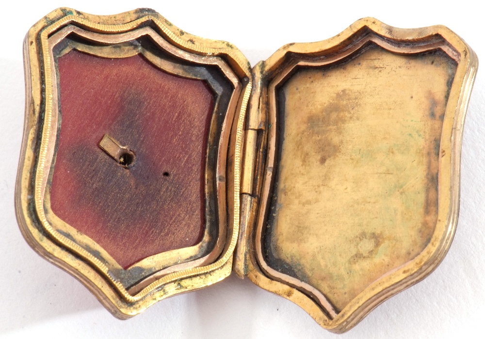 Mixed Lot: antique gilt metal Masonic locket, shield shape, the red glass panel applied with gold - Image 6 of 6