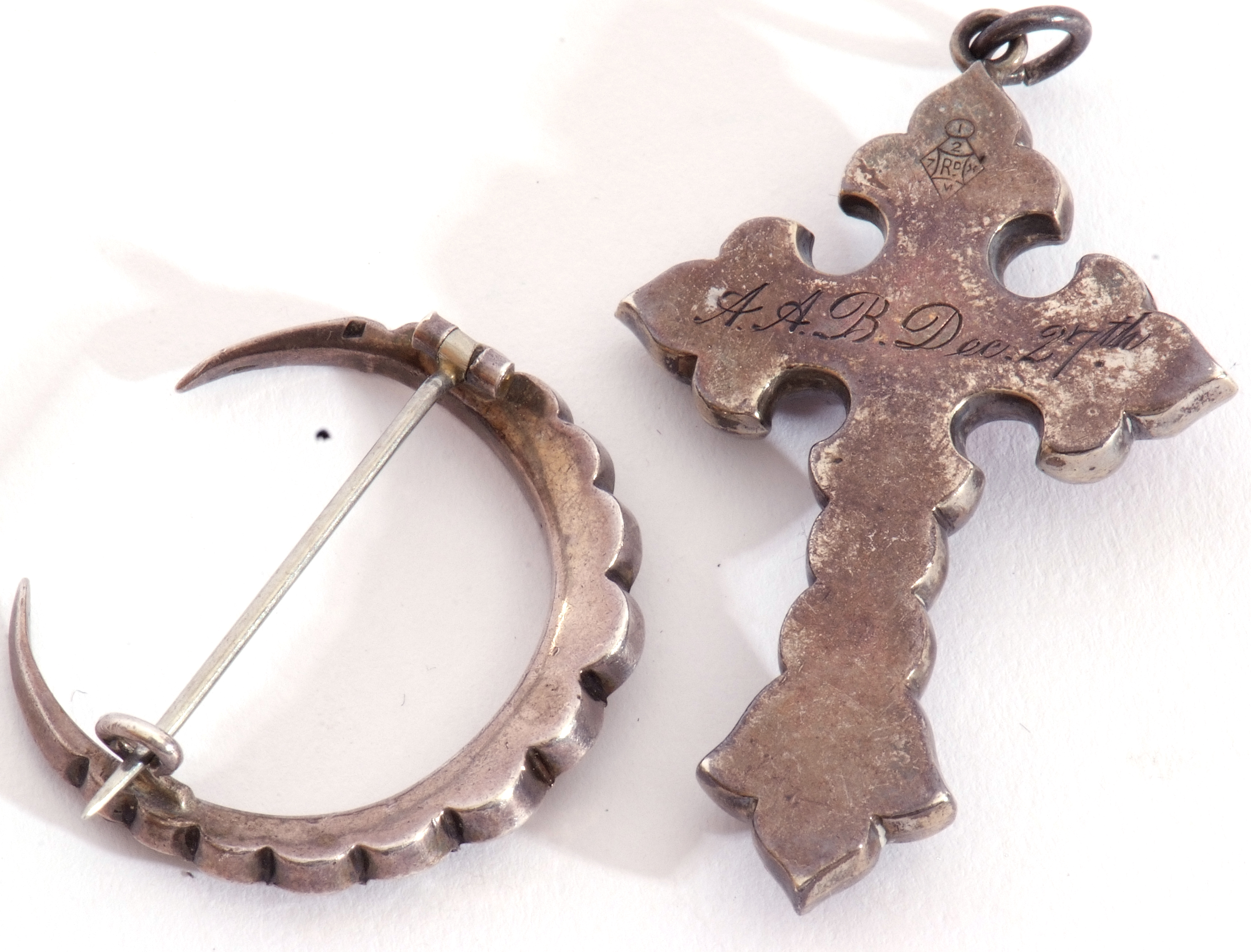 Mixed Lot: Victorian agate Scottish cross, engraved verso with A.A..B December 27" and with a - Image 2 of 3