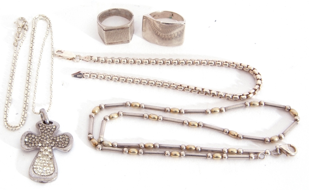 Mixed Lot: two 925 white metal signet rings, a 925 belcher style link bracelet, a 925 bead necklace,