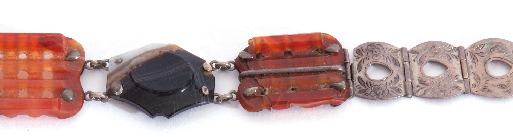Victorian Scottish white metal and agate bracelet in the form of a belt, five agate panels, chain - Image 5 of 7