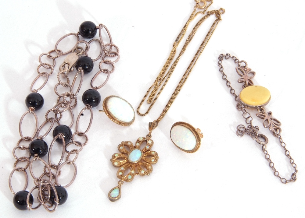 Mixed Lot: modern gilt metal and opalescent pendant on a 925 stamped chain, a pair of modern