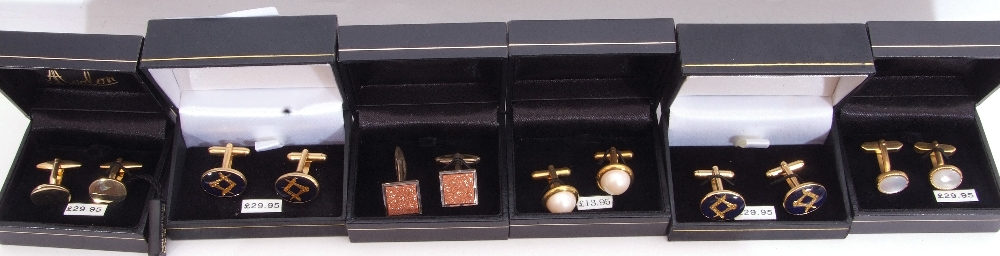 Mixed Lot: ten cased gent"s cuff links, two Masonic examples, sandstone, mother of pearl etc - Image 2 of 4