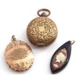 Mixed Lot: vintage brass sovereign case, Victorian gold back and front locket, together with a